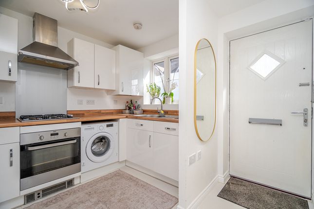 14, Curacao Crescent, Milton Keynes photo 3