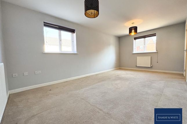 8, Rhodfa'r Afon, Aberdare photo 5