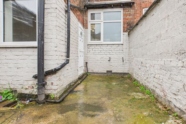 Cam03729G0-Pr0139-Still020