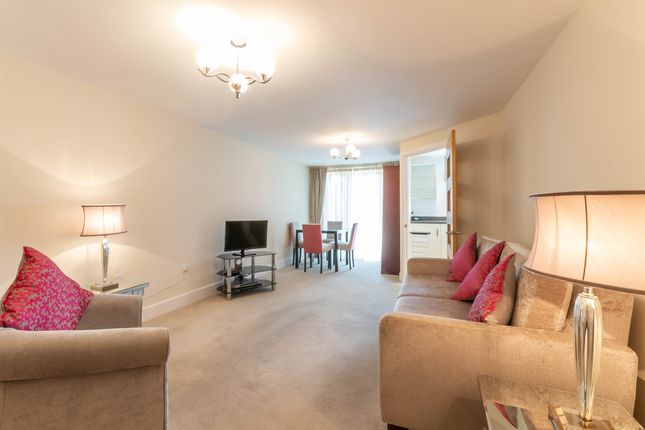 Flat 14, Lawrence Place, White Horse Lane, Maldon photo 3