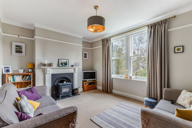 8, Yewcroft, West Yorkshire photo 3