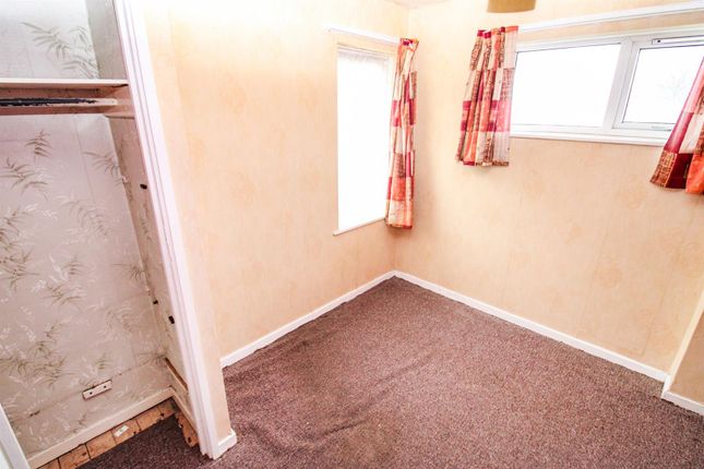 End terrace house for sale in Gainsborough Road, Corby