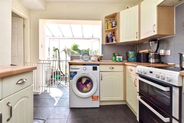 19, Court Road, Eastbourne photo 4