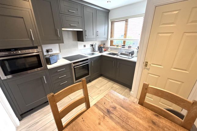 14, Hilltop Lane, Belper photo 4