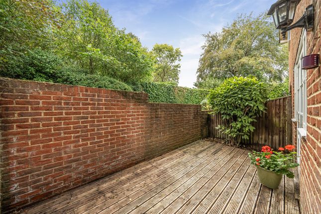 1 Grayswood Mews, Grayswood Road, Haslemere photo 4
