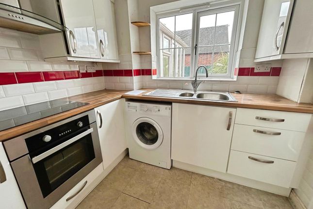 2, Park View, Swadlincote photo 3
