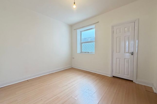 43-45 Canada Grove, Bognor Regis photo 4
