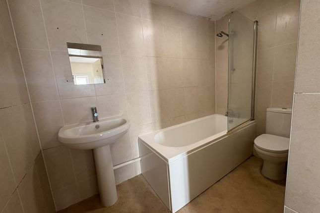 Flat 3, 28-29, Western Road, Hove photo 2