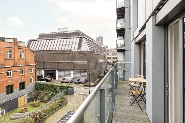 Flat for sale in Brewhouse Yard, Clerkenwell, London