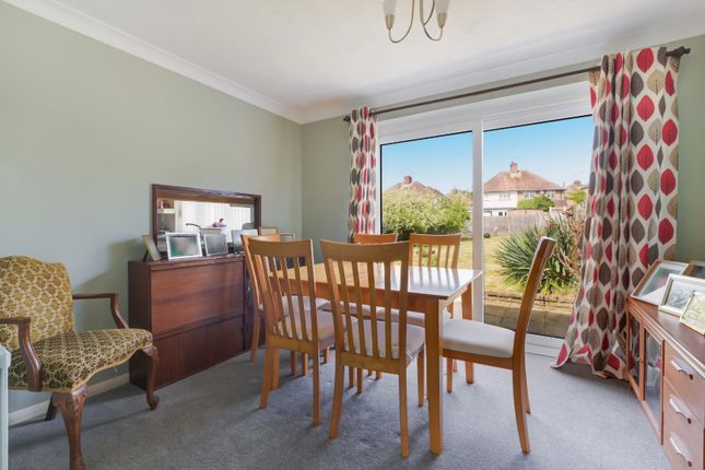 84, The Greenway, Epsom photo 4