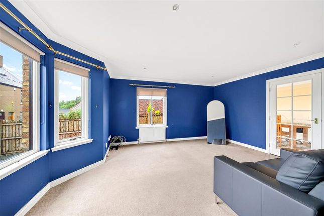 18, Mungle Street, West Calder photo 2