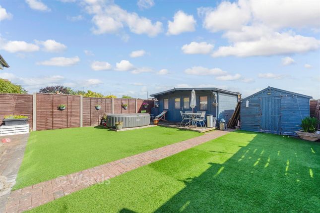 27, Tern Crescent, Rochester photo 3