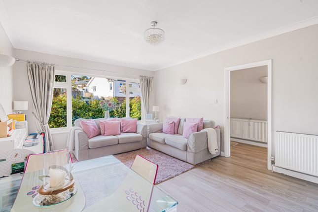 Bishops Avenue, Teignmouth photo 4