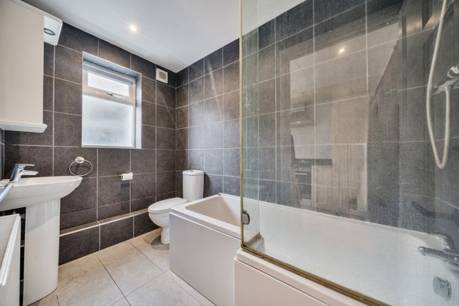 10, Freelands Grove, Bromley photo 4