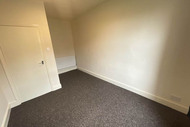 Flat to rent in Chatsworth Road, Hackney, London