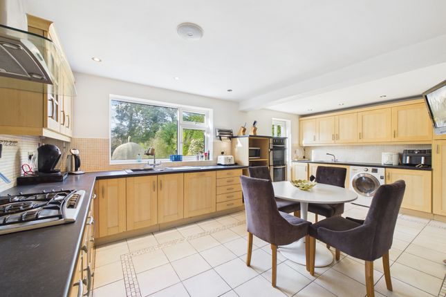 61 Milton Mount Avenue, Crawley photo 4