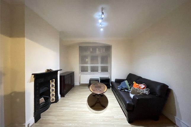 Thumbnail Terraced house to rent in Vale Road, Sutton