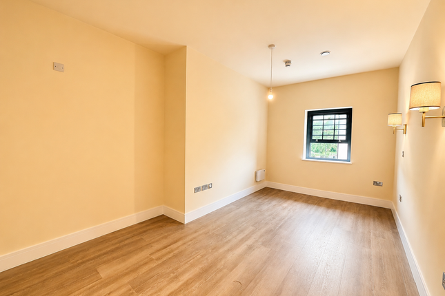 2, Carlyle Road, Ealing photo 5