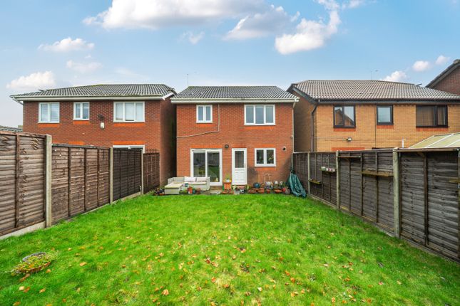 4, Alexandra Gardens, Woking photo 3