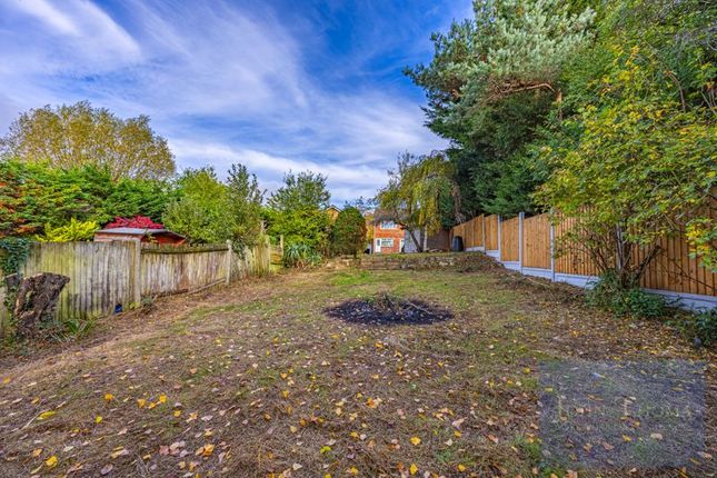 16, Lyndhurst Rise, Chigwell photo 4