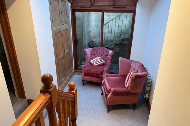 Three Quarter Landing/Sitting Area