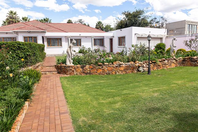 Detached house for sale in Bedfordview, Gauteng, South Africa