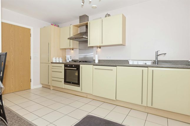 Flat to rent in Orme Road, Worthing