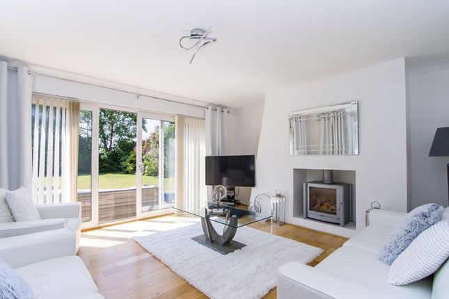 Carinya, Swanbridge Road, Sully photo 2