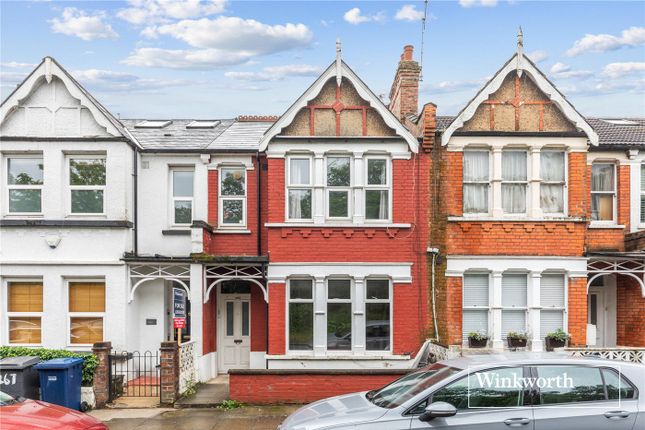 Thumbnail Flat for sale in Squires Lane, Finchley, London