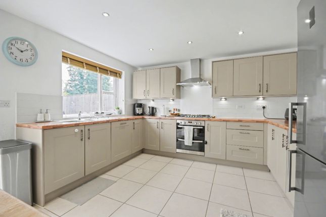 52 Autumn Way, Nottingham photo 4