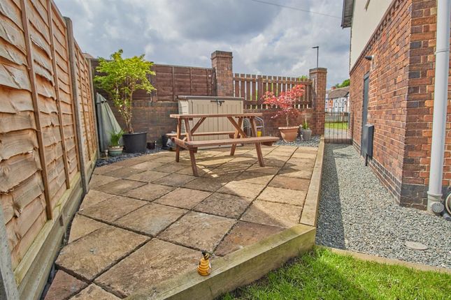 1, Stanley Road, Hinckley photo 3