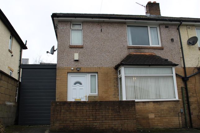 Thumbnail Property to rent in Yew Green Avenue, Huddersfield