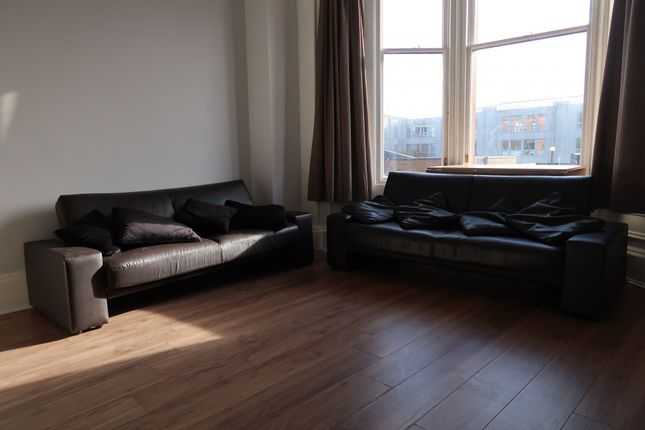 Flat to rent in Townhead Terrace, Paisley