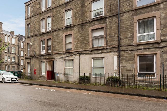 Thumbnail Flat for sale in Park Avenue, Dundee