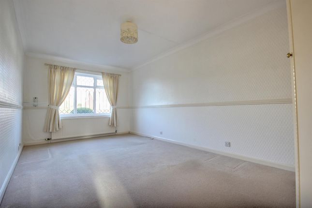 152, Well Lane, Willerby photo 3