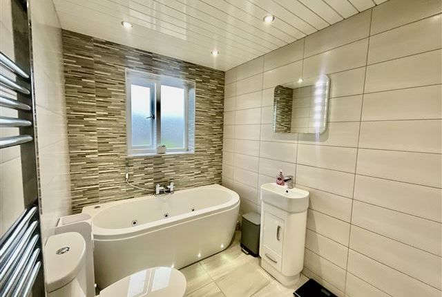 16, Skipton Road Swallownest, Sheffield photo 2