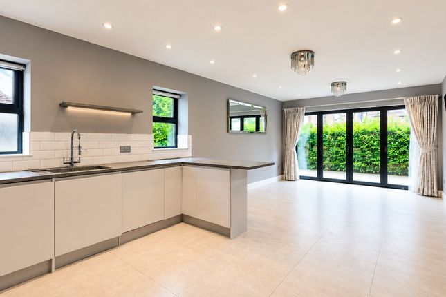 Corina House, Grovelands Road, Purley photo 5