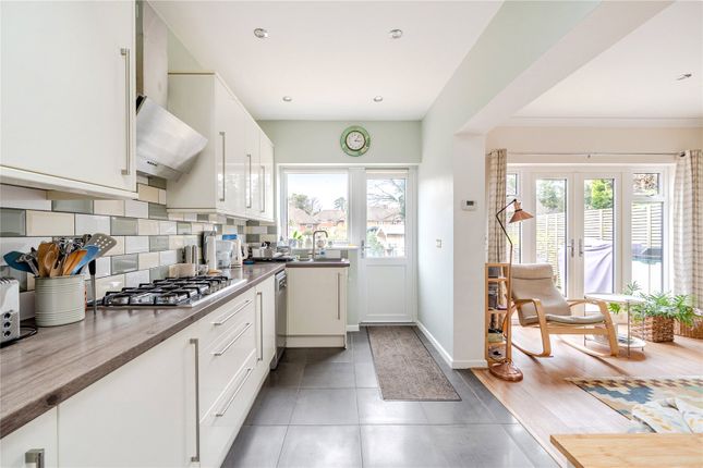 49, Newenham Road, Leatherhead photo 4