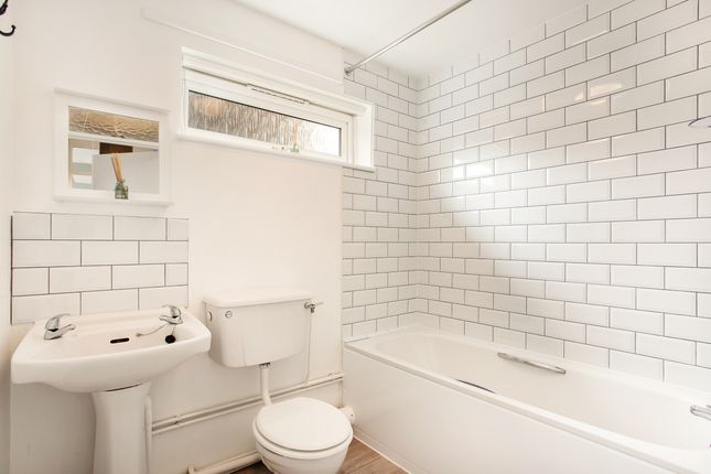 13, Molesworth Road, Surrey photo 5
