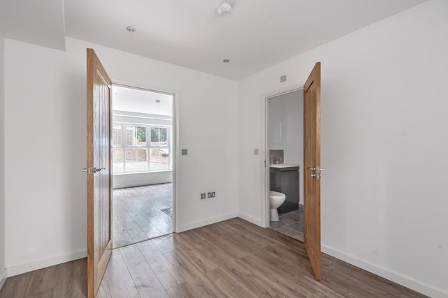 Flat for sale in Banbury, Oxfordshire