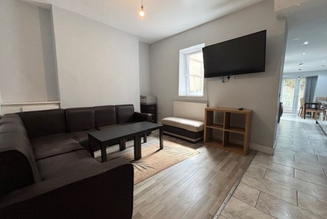 21, Cranbrook Street, Cardiff photo 2