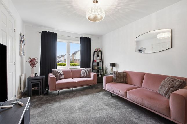 42 Crofton Avenue, Renfrew photo 4