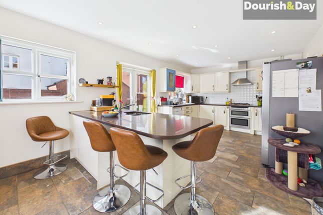8 Isherwoods Way, Shrewsbury photo 2