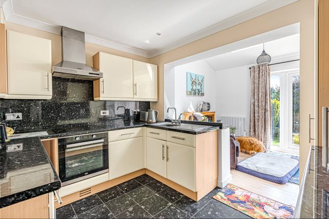 2, Dorn Close, Oxfordshire photo 4