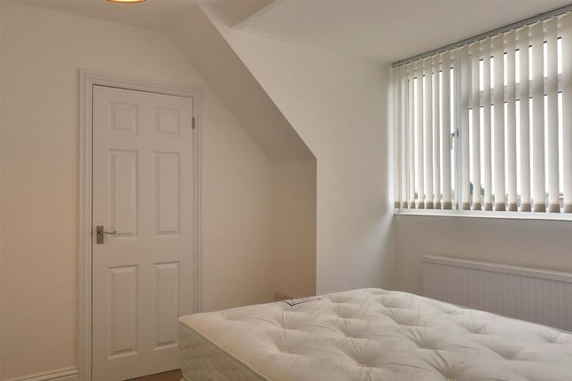 Room 6, 98 Upper Brighton Road, Lancing photo 3