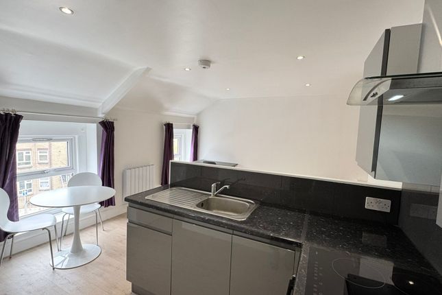 Top Flat, Tudor Street, Cardiff, Cardiff photo 4