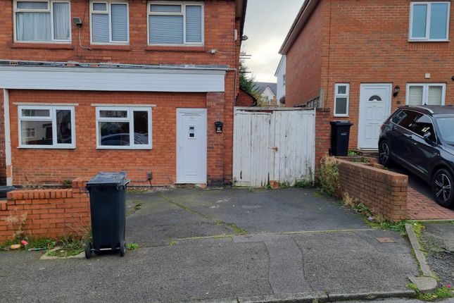 Thumbnail Flat to rent in Field Road, Dudley