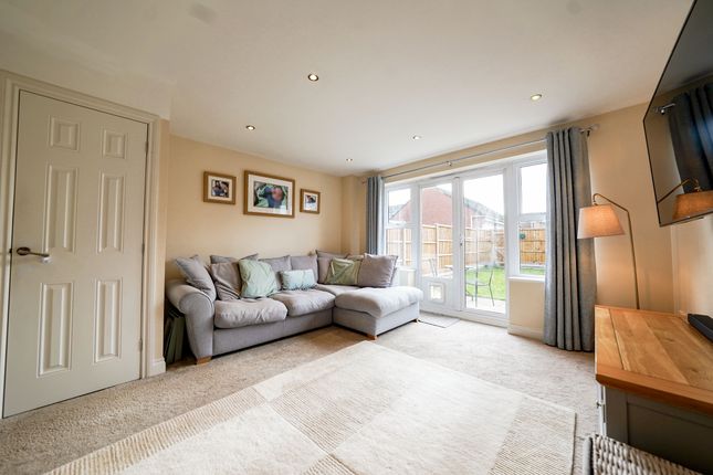 34 Russett Close, Leicester photo 3