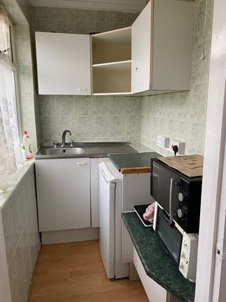 5C, Rugby Close, Harrow photo 4