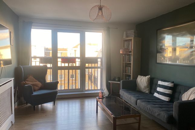 Flat 65, Horseley Court, 4 Candle Street, London photo 3